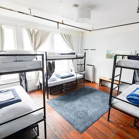 The Cambie Hostel Gastown-3